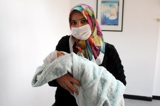 DEPREMDEN KAÇIP GELDİĞİ ANTALYA'DA İKİNCİ BEBEĞİNİ DÜNYAYA GETİRDİ