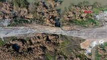 Hatay'daki depremde yollar çöktü