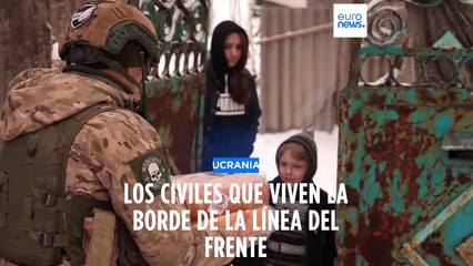 Krasnohorivka, donde un grupo de vecinos siguen tras un año de guerra y con los rusos as sus puertas