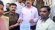 MLA and police station in-charge dispute - demonstration on sub-inspector for registering SCST act