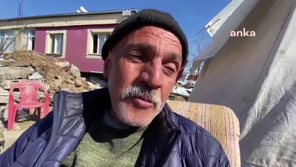 Depremde kaybettiği ailesini kendi imkanlarıyla gömdüğünü söyleyen depremzede: Altısını da inekleri yemlediğim yem torbasına koydum...