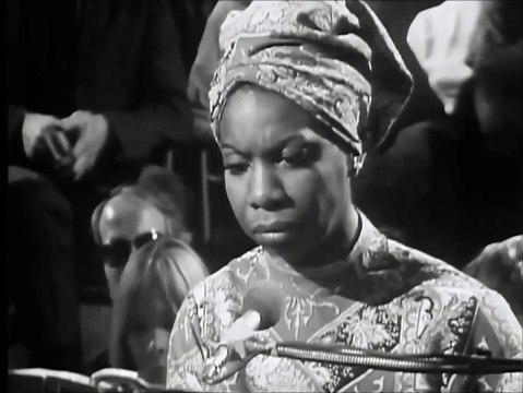 Nina Simone chante I Put A Spell On You