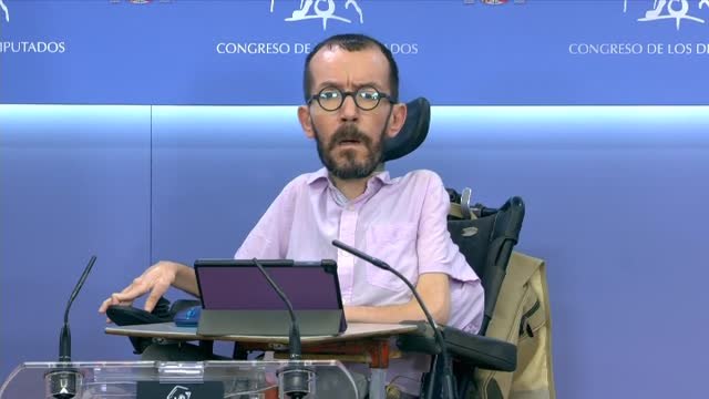 Pablo Echenique a Planas: No es momento de pedir paciencia a las familias