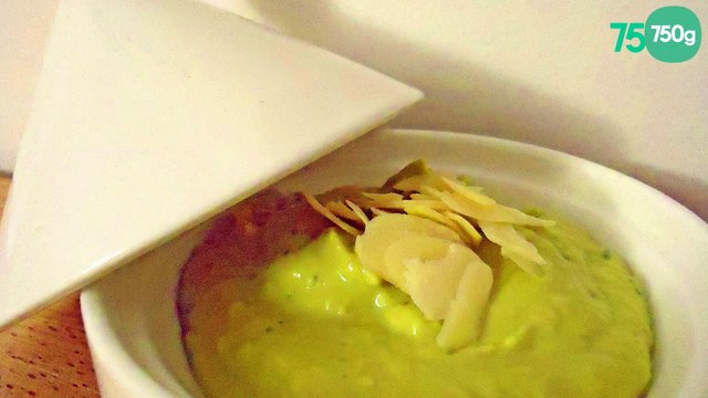 Houmous de petits pois aux amandes