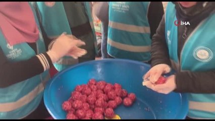 Halfeti Belediyesinden binlerce depremzedeye sıcak yemek