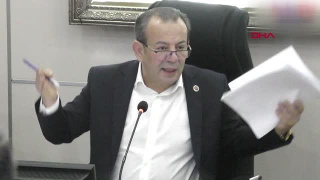 AK PARTİ'Lİ MECLİS ÜYESİ, TANJU ÖZCAN'A SU ŞİŞESİ FIRLATTI