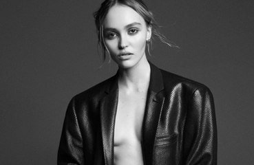 Lily Rose Depp está demasiado paranoica para salir de su casa después de fumar marihuana