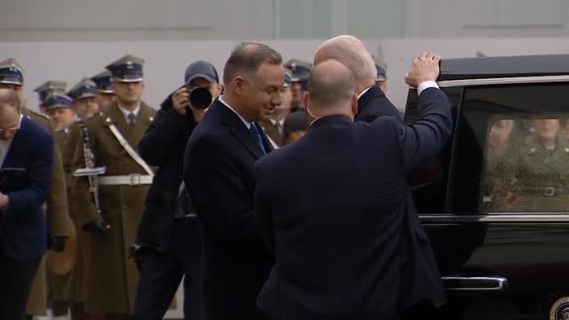 Biden se reúne en Varsovia con el presidente polaco