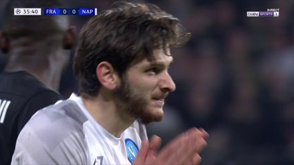 Ligue des Champions - Kvara bute sur un grand Trapp !