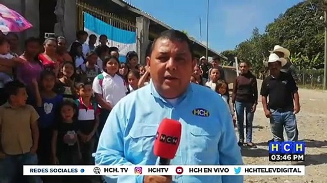 Alumnos y padres de familia de la escuela de la aldea Santa Fe, San Francisco de Ojuera protestan por falta de maestro