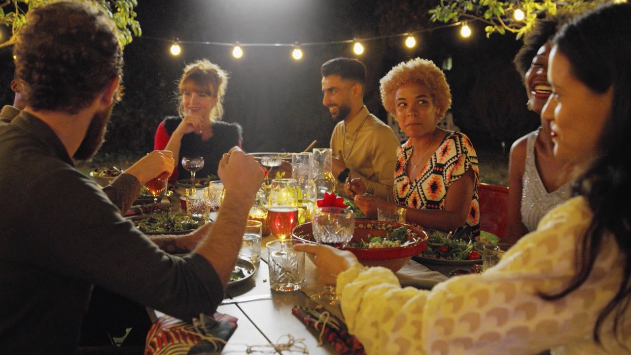 9 Things You Should Stop Doing When at a Dinner Party  According to Etiquette Experts