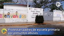Protestan padres de escuela primaria por presuntos abusos