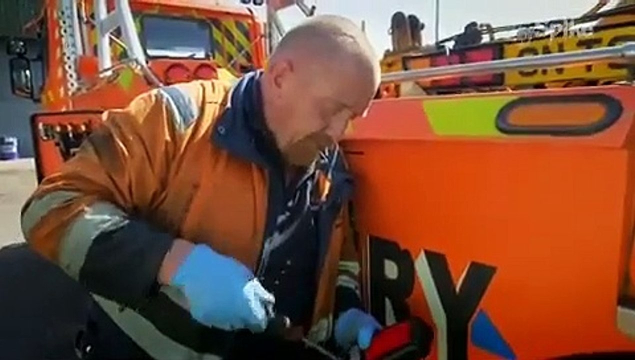 Trucking Hell - Se1 - Ep08 HD Watch