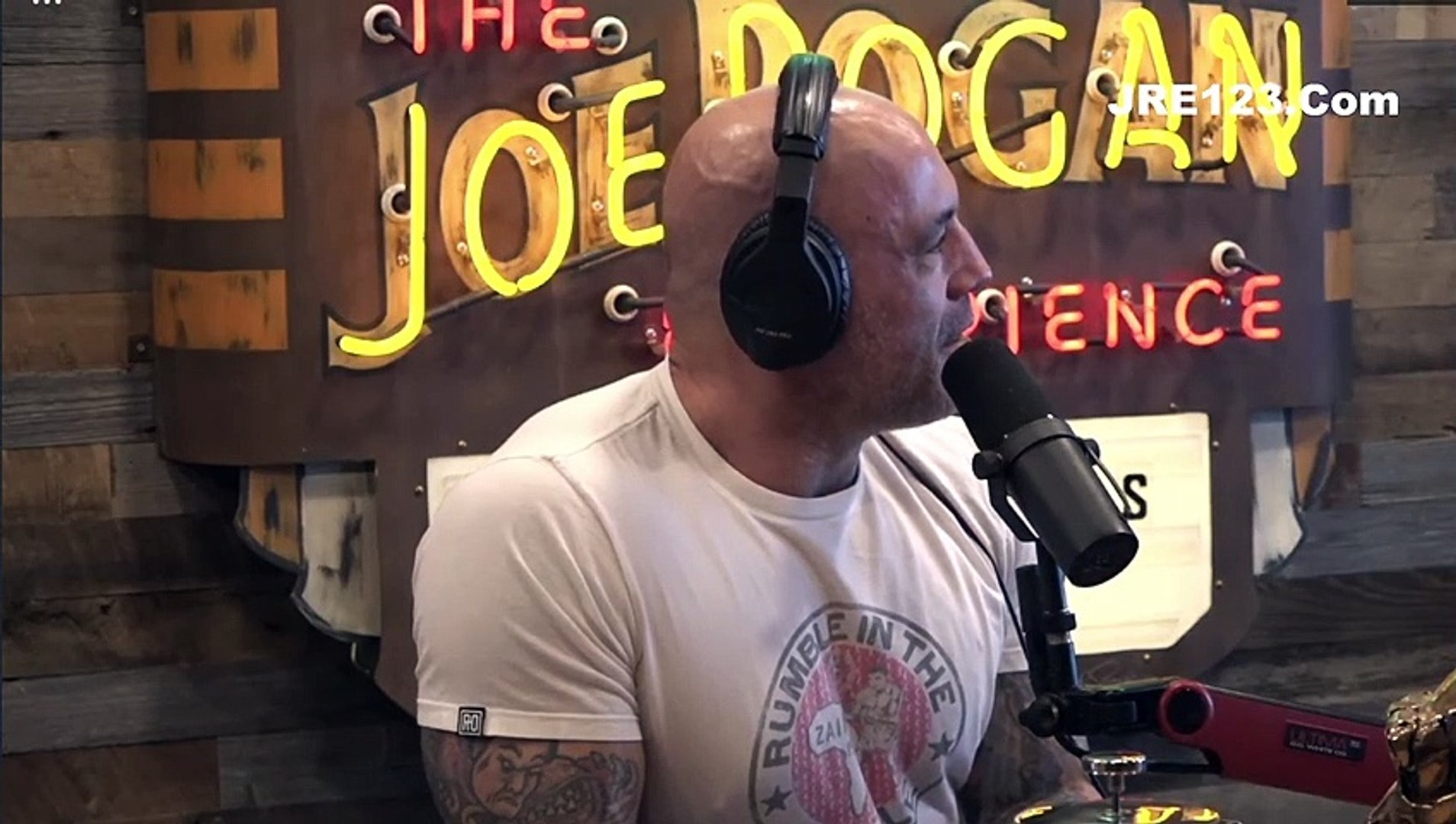 ⁣1944 - Ryan Long – The Joe Rogan Experience Video