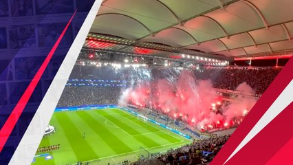 Batal Koreo, Fans Frankfurt Pesta Flare di Laga vs Napoli