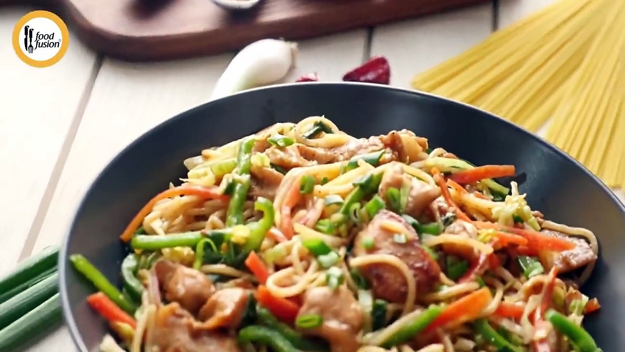 Easy Chicken Chow Mein Recipe by Food Fusion