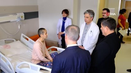 Erzincan'da yaralı depremzedelerin tedavileri sürüyor