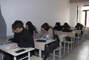 Mersin Büyükşehir Belediyesi, Depremzede Öğrencileri Kurs Merkezleri'nde Sınava Hazırlıyor