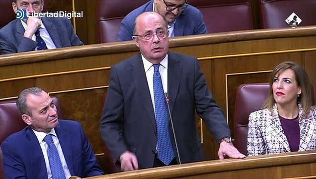 Gil Lázaro: Usted es el responsable de este bodrio de ley