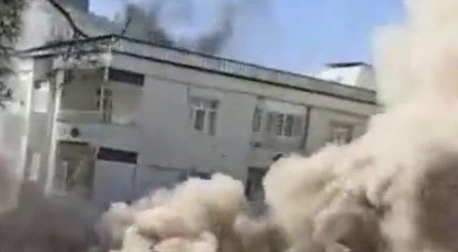 Diyarbakır’da kontrollü yıkımda 10 katlı bina çöktü