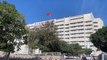 Orta hasarlı çıkan Balcalı Hastanesi'nde hastalar tahliye ediliyor