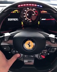 Ferrari 812 Superfast démarrage