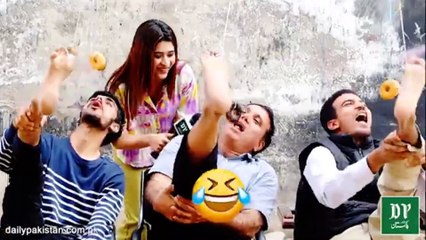 Paoo Se Donut Khanay Ka Anokha Muqabla Daily Pakistan