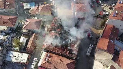 Depremzedelerin kaldığı pansiyonda yangın paniği