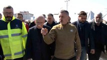 Kemal Kılıçdaroğlu Kocaeli Belediyesi'nin kurduğu çadır kenti ziyaret etti
