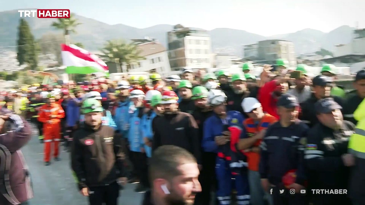 Azerbaycan arama kurtarma ekibi, Cumhurbaşkanı Erdoğan ile yaptıkları görüşmeyi TRT Haber'e anlattı