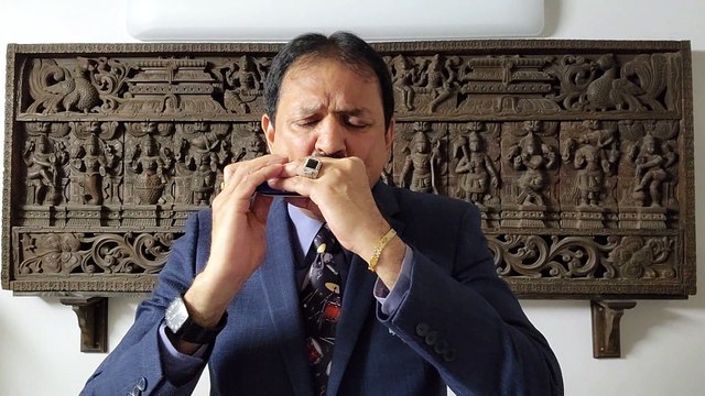 My Heart Is Beating - Film Julie 1975 on Harmonica Live Performance by Mukund Kamdar