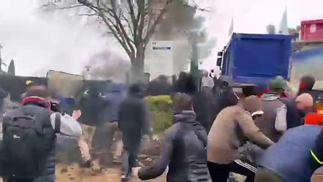 Franse boeren houden voet bij stuk