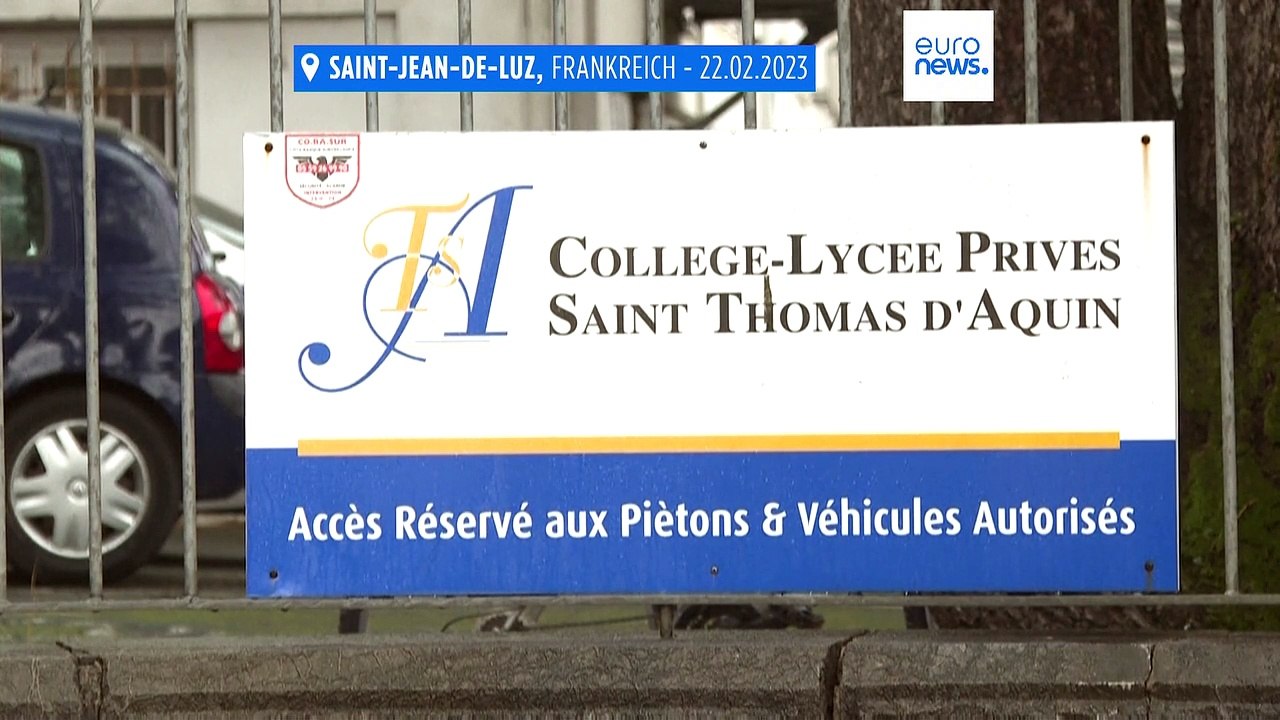 Nationale Schweigeminute nach Tötung von Lehrerin durch Schüler (16)