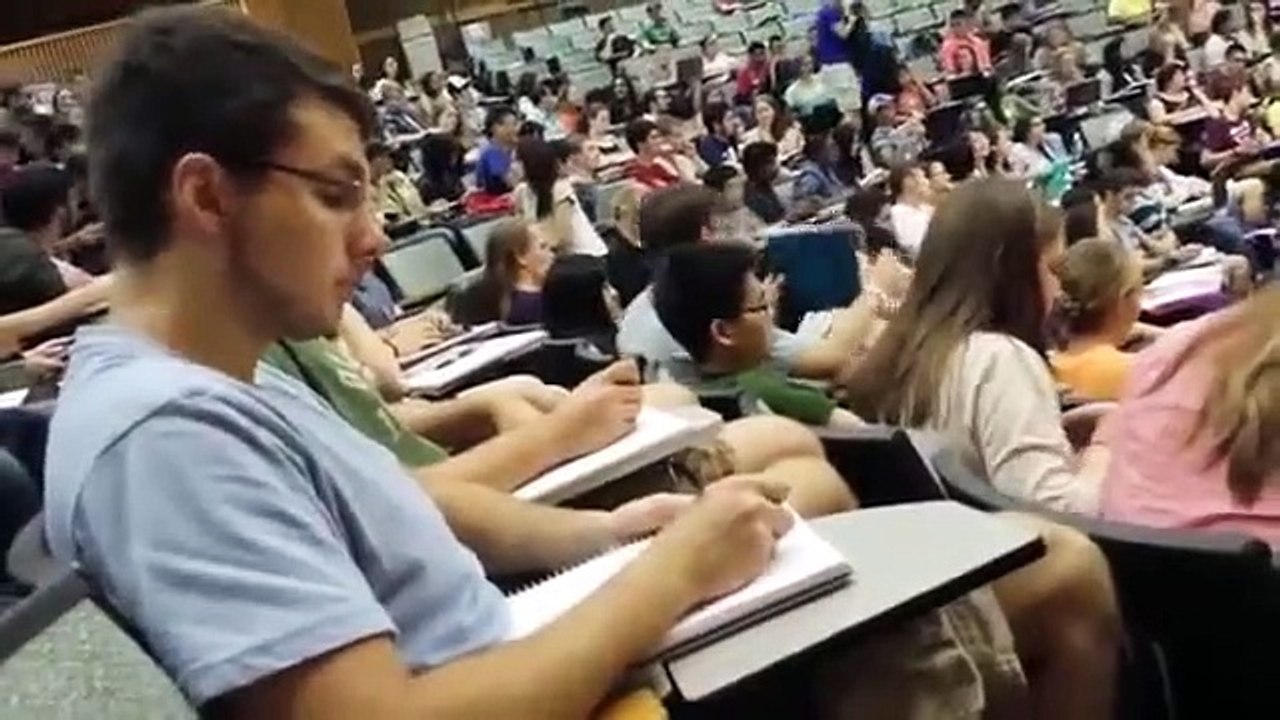 Student Pretends To Be The Professor On First Day Of Class And Fools Everyone
