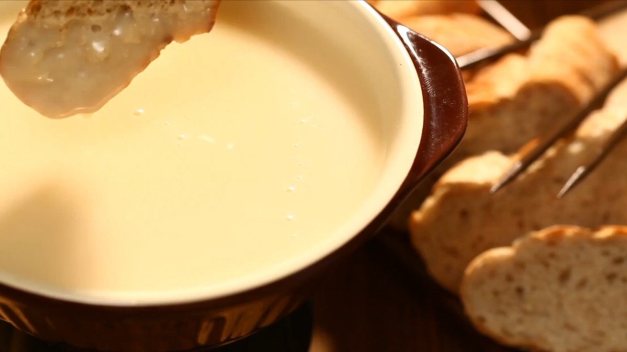 It s the Perfect Season for a Fondue Party Here...