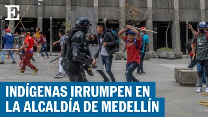 Indígenas entran a la fuerza en la Alcaldía de Medellín