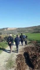 Depremzedeye çadır fırlatmışlar