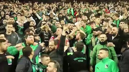 Deprem saatine denk gelen dakikada atkılar sahaya atıldı