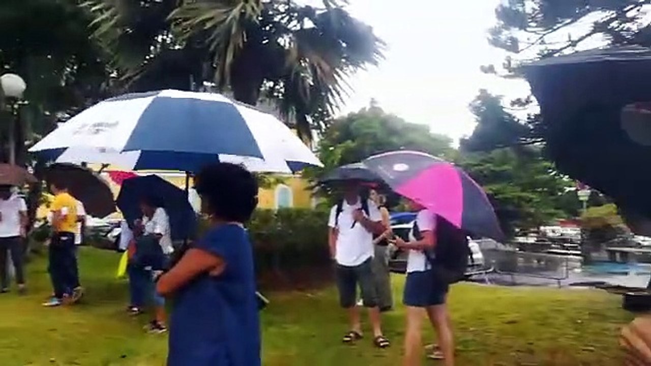 Contre la réforme des retraites à Saint-Pierre _ les manifestants commencent à arriver