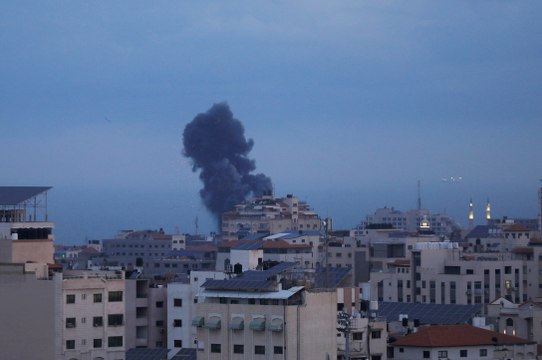 İsrail Gazze'deki bazı noktalara hava saldırısı düzenledi