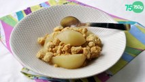 Poires pochées au thé au jasmin et son crumble