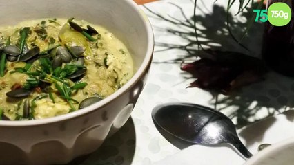 Porridge aux épinards et lait de coco