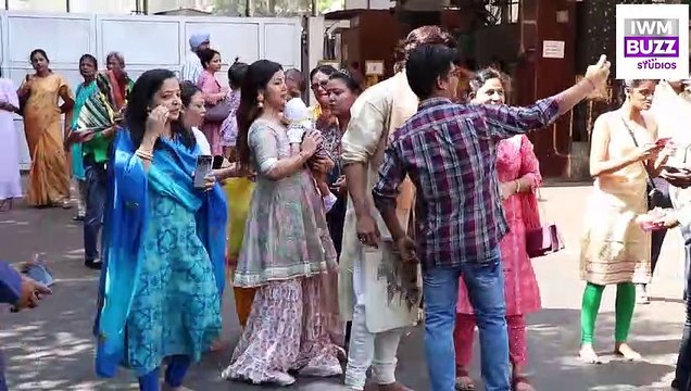 Gurmeet Choudhary & Debina Bonnerjee With Their Kids Visit Siddhivinayak Temple