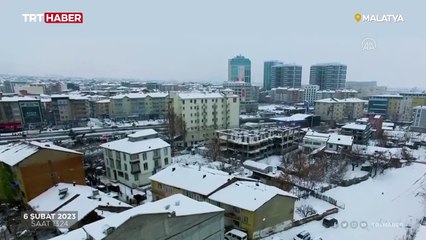 Malatya'da 5 binanın yıkılma anı havadan görüntülendi