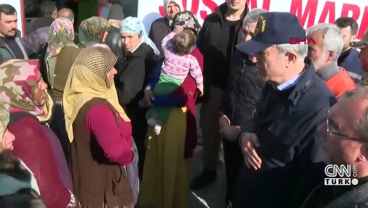 Bakan Akar'dan, depremin vurduğu İslahiye ve Nurdağı'na ziyaret