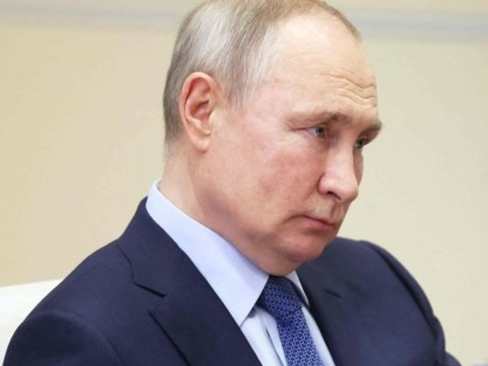 Während Putin-Rede: Russischer Politiker hat Nudeln auf den Ohren
