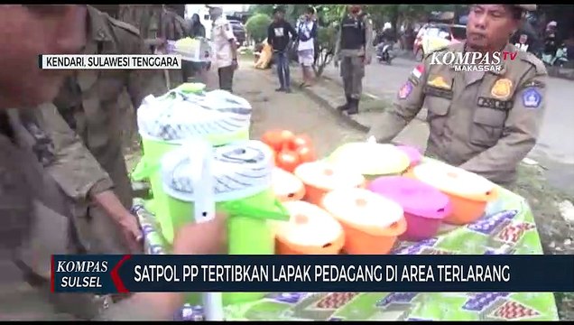 Satpol PP Tertibkan Lapak Pedagang Di Area Terlarang