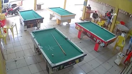 Bilardoda kaybeden iki adam, kendilerine gülen 7 kişiyi öldürdü