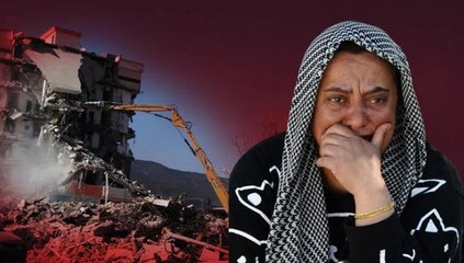 Depremde ağır hasar alan evlerinin yıkılışını gözyaşlarıyla izlediler