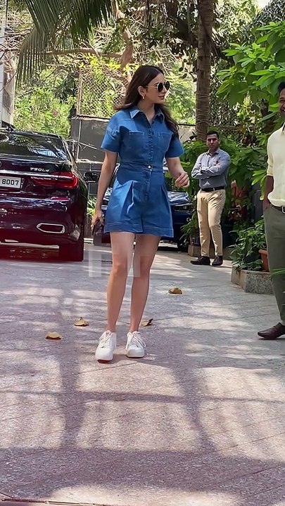 Rakul Preet Singh Makes a Stylish Appearance as She Steps Out in Mumbai